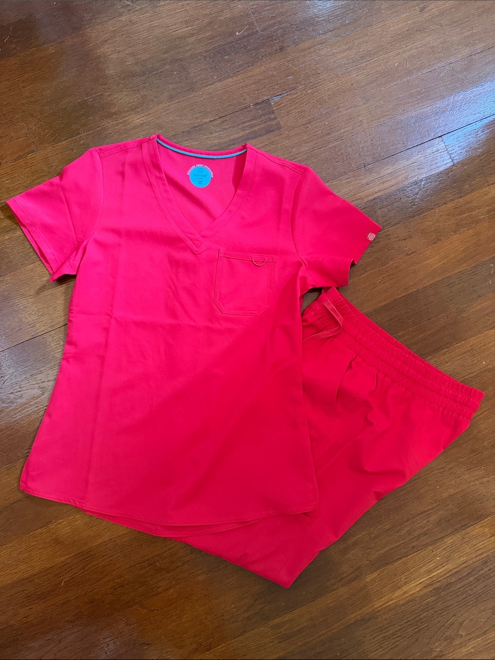 NWOT Women’s Red Scrub Set Zavate XS XXS